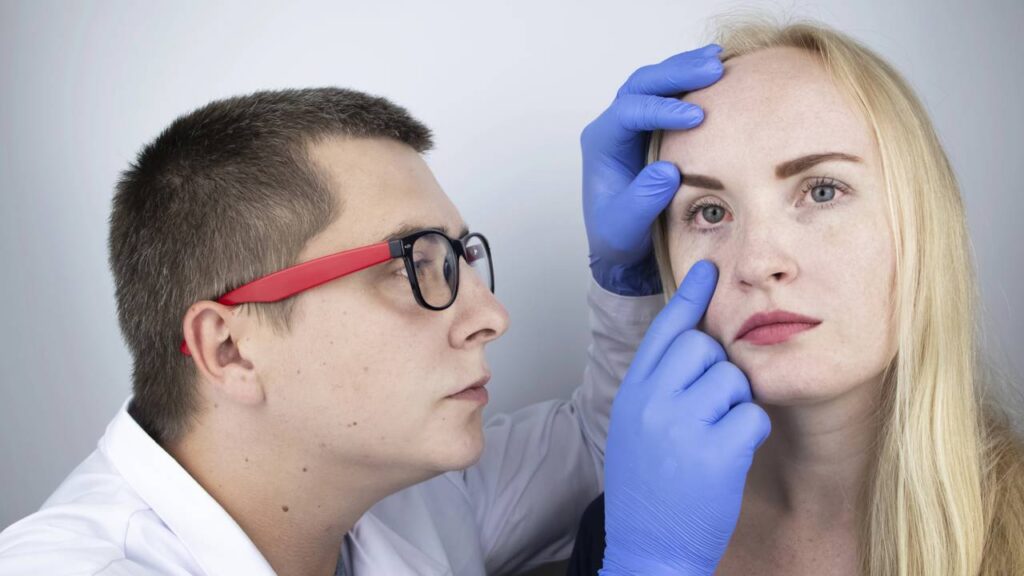 O sintoma é comum mas costuma surpreender quem o sente pela primeira vez. - Créditos: depositphotos.com / Alena1919