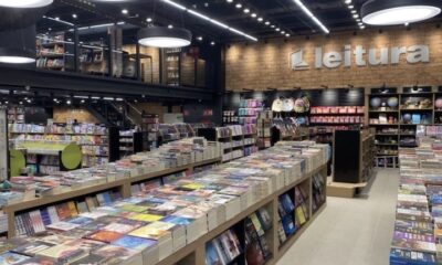 Artistas brasileiros se unem contra embalagens plástica nos livros