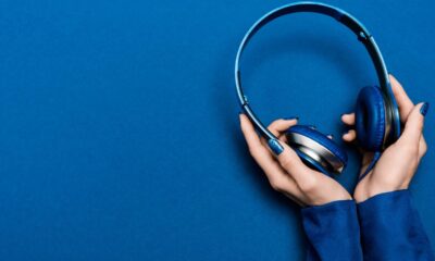 Como o uso excessivo de fones de ouvido está afetando o cérebro e o comportamento dos jovens