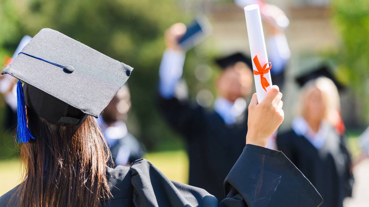 Estudante tem a formatura atrasada pela falta de estágio obrigatório e consegue indenização