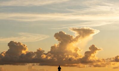 O mistério por trás das nuvens que formam desenhos no céu e encantam quem observa