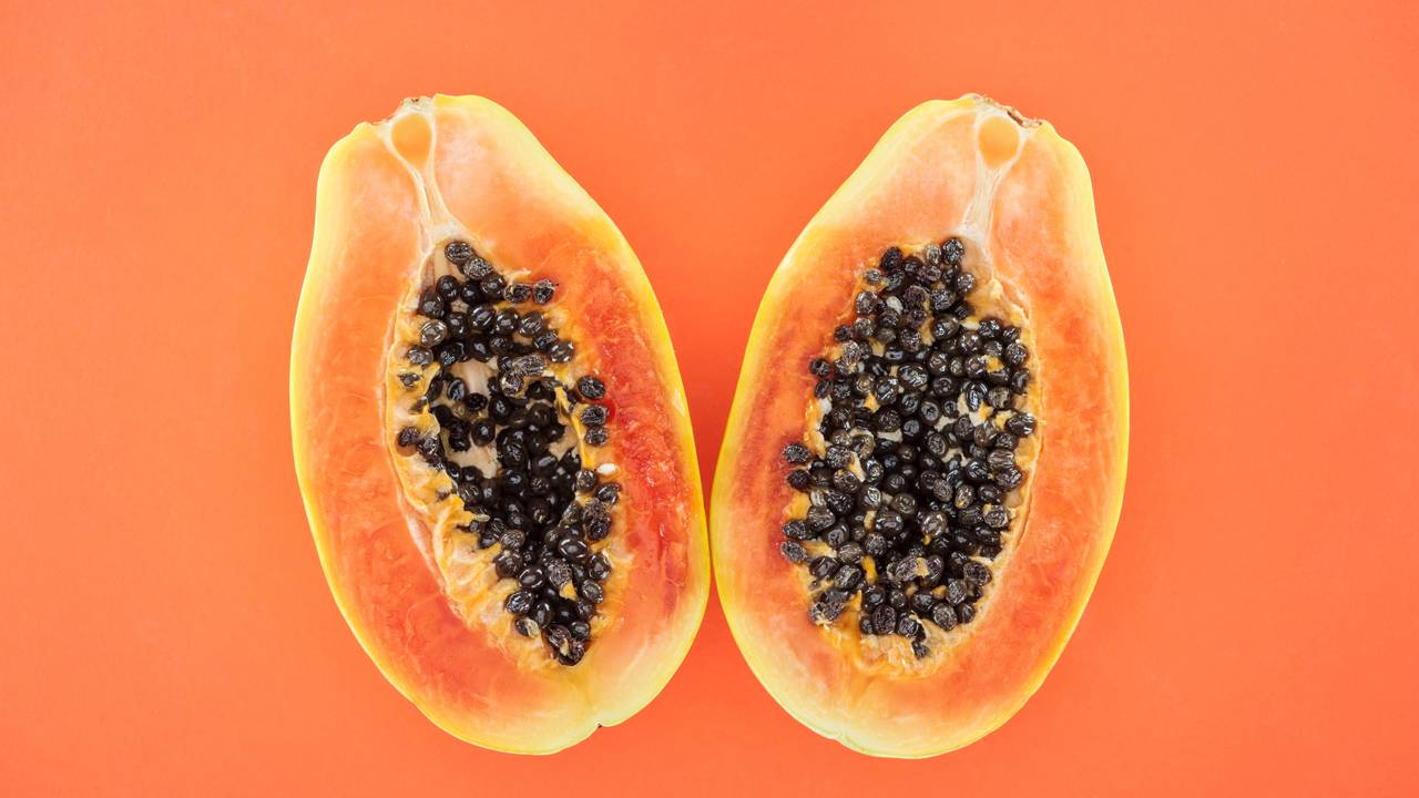 A fruta de polpa cremosa que amadurece em casa e surpreende pelo sabor