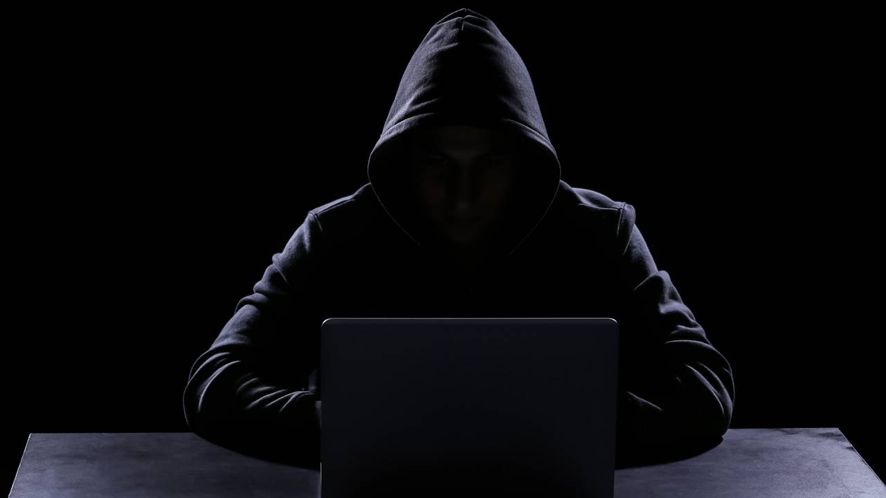 O anonimato da internet trouxe um grande problema junto dele - Créditos: depositphotos.com / serezniy