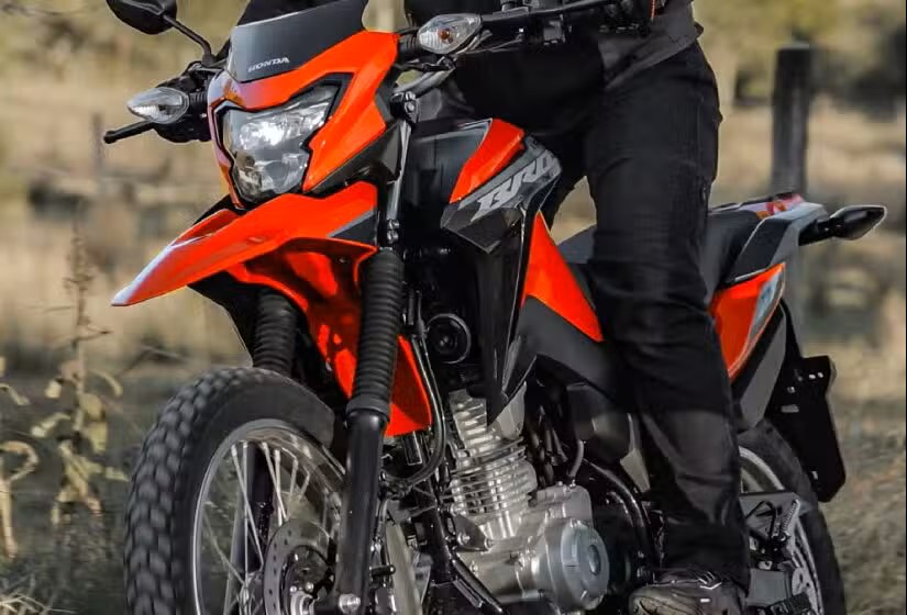Honda NXR 160 Bros chega em 2026 com mais conforto, estilo e segurança