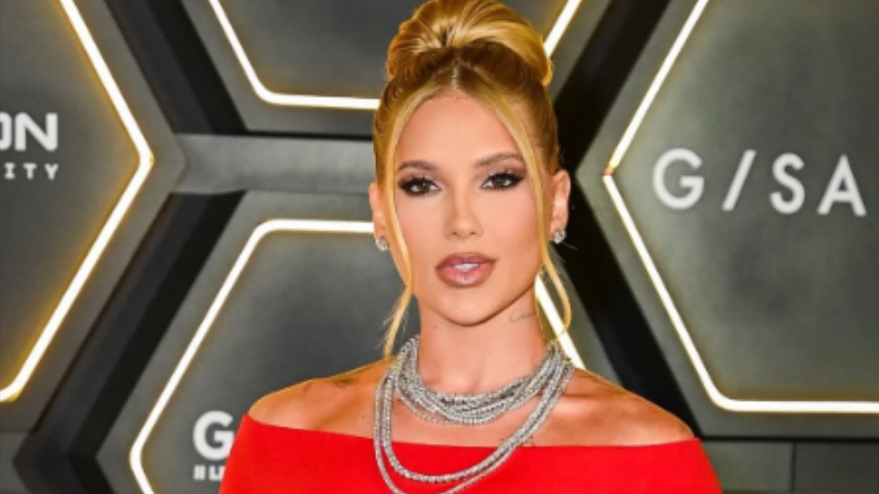 Look de Bruna Marquezine no BoF 500 Gala 2025 revela elegância e ousadia na medida