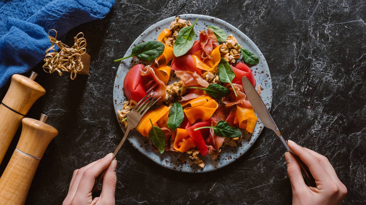 Um alimento simples no jantar pode transformar suas noites de sono