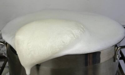 O motivo de o leite ferver e transbordar em segundos