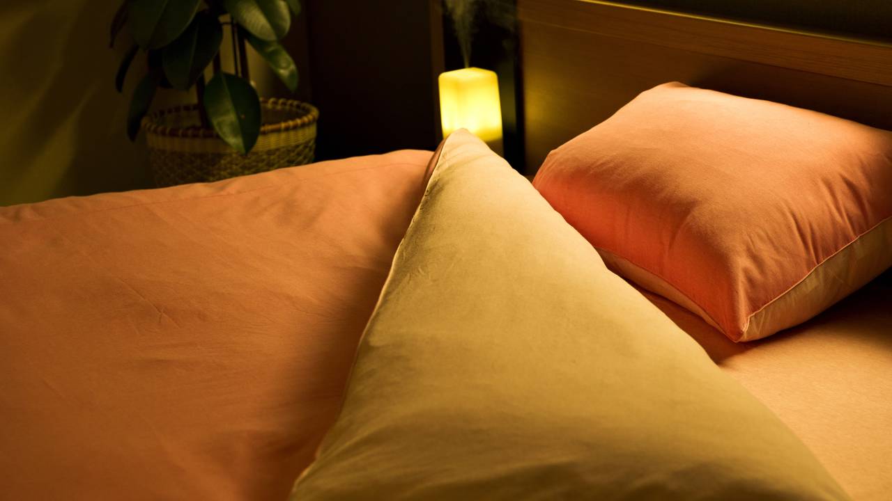 O poder da luz quente no quarto para noites mais tranquilas e acolhedoras