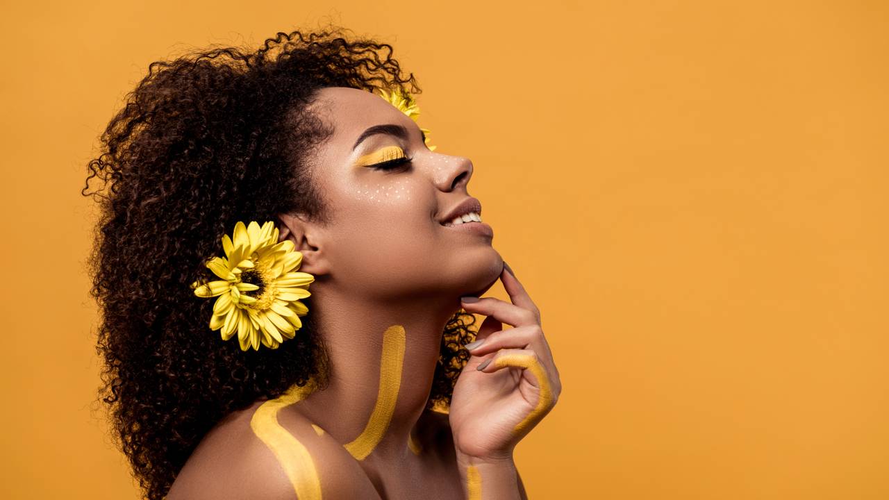 Como fazer sua make sobreviver a um dia quente sem perder o brilho