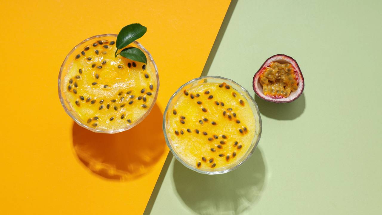 Aprendi a fazer esse mousse de maracujá com apenas 3 ingredientes