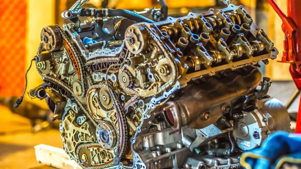 O que faz dos motores V8 potentes ainda tão valorizados