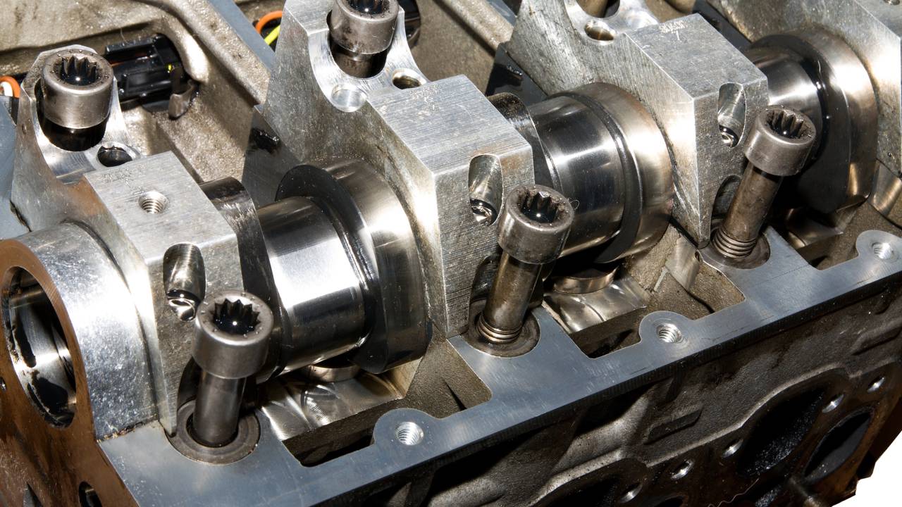 O que faz dos motores V8 potentes ainda tão valorizados