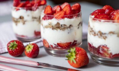 Minha mãe me ensinou como melhorar o mousse usando morango