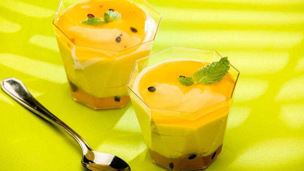 Mousse de maracujá gelada perfeita para refrescar o seu dia