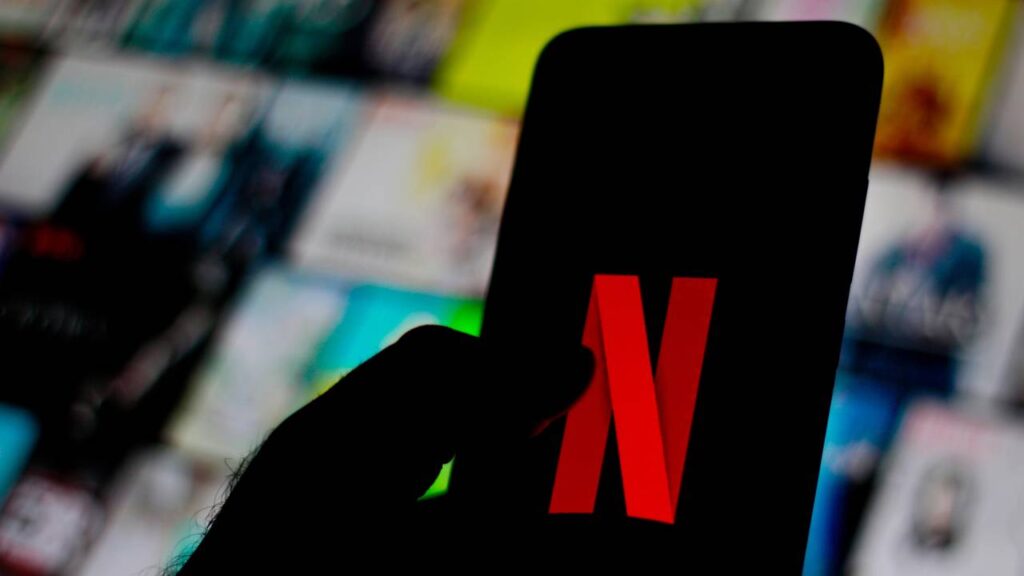 O que muda com a compra da Warner pela Netflix?