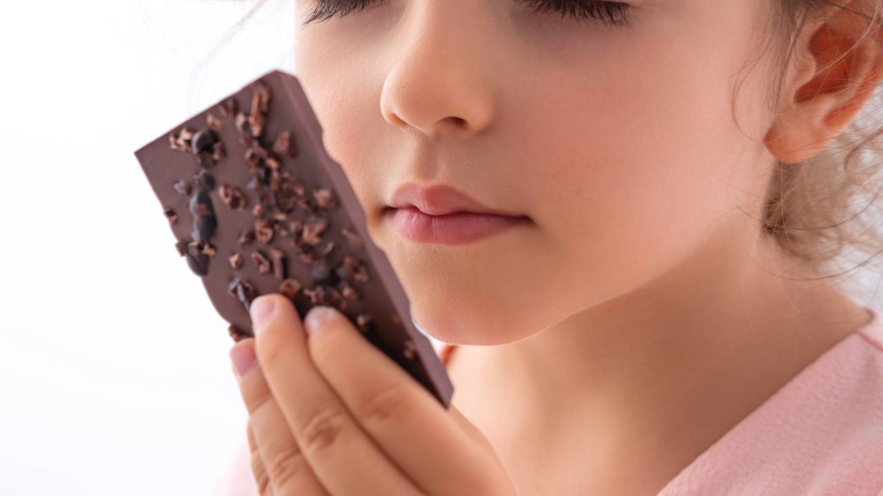 Essa fruta tropical tem gosto de chocolate quando está bem madura