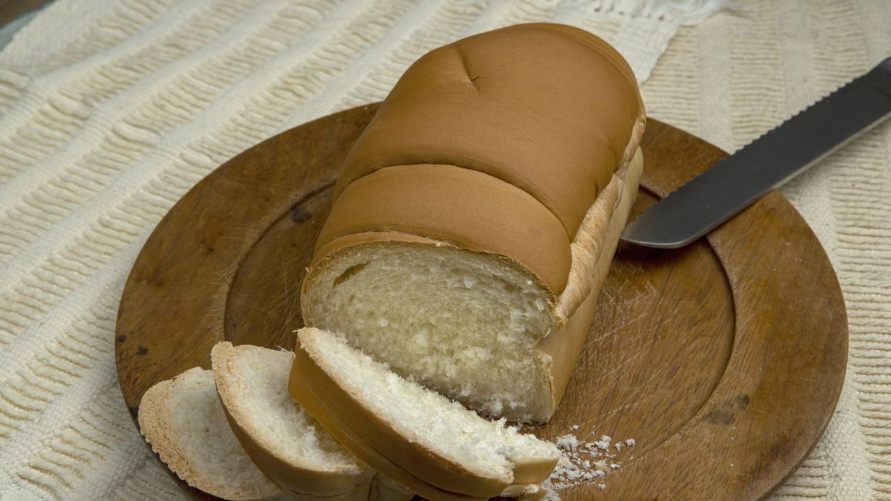 Essa receita da minha vó de pão caseiro é muito fácil e deixa o café da manhã ainda melhor