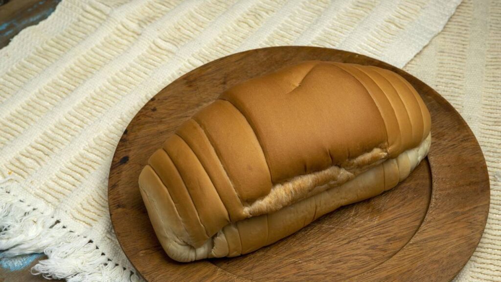 Pão caseiro simples que não precisa sovar para ficar fofinho