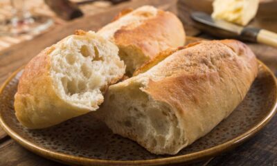 Qual é o plural de 'pão'?