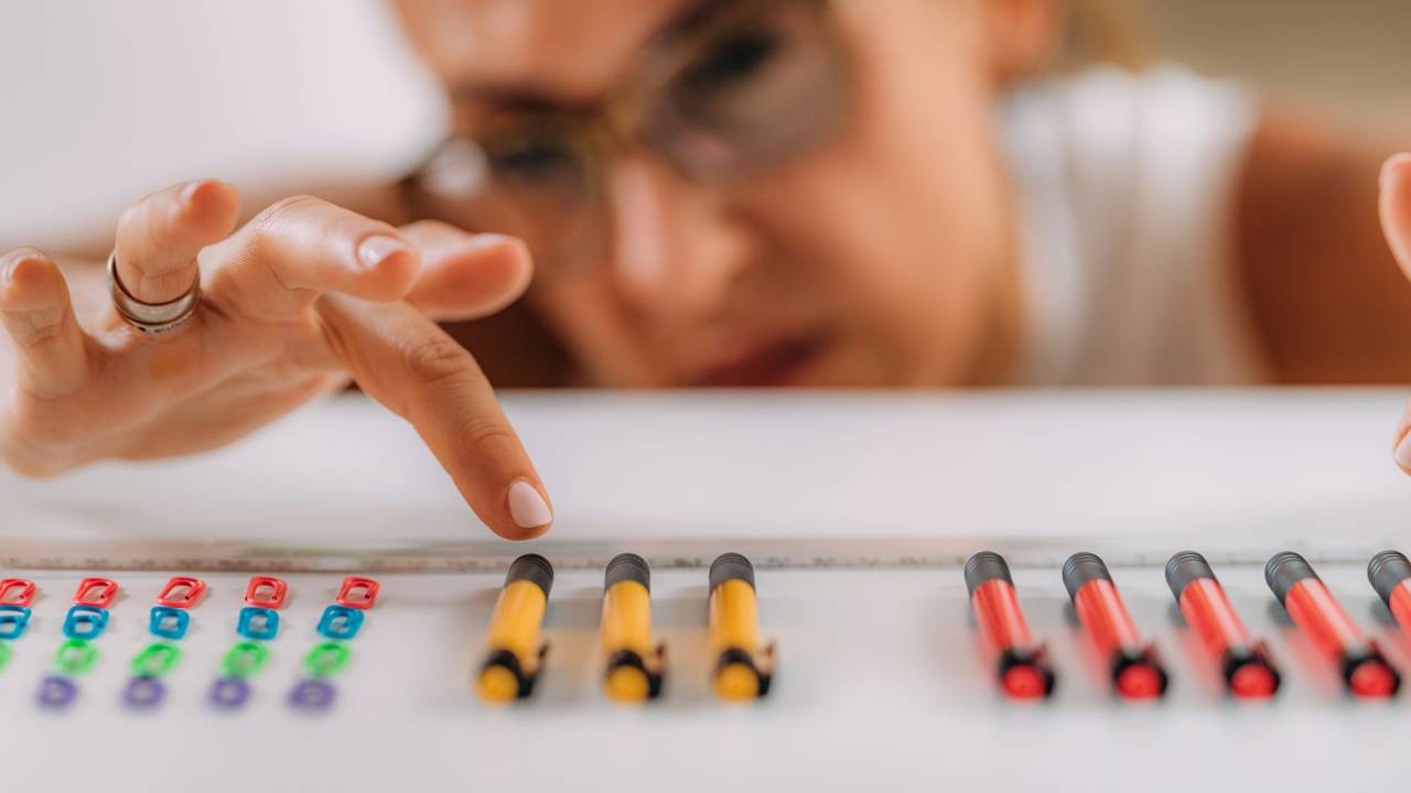 O perfeccionismo esconde muitas coisas por trás dele - Créditos: depositphotos.com / microgen