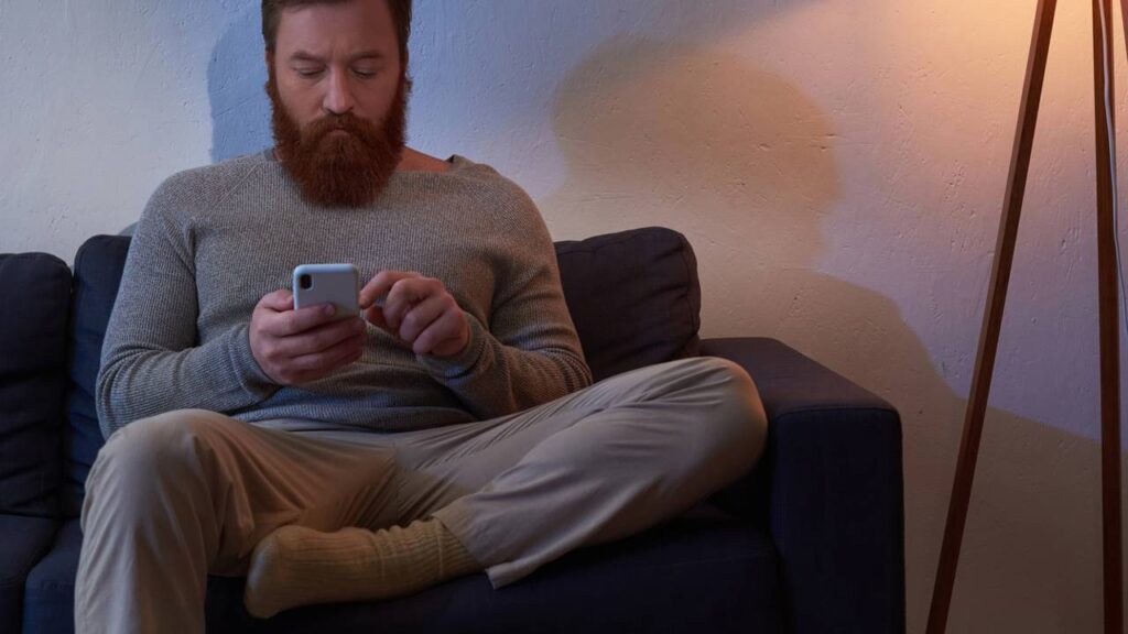 Amizades online são boas, mas viver só disso faz mal - Créditos: depositphotos.com / IgorVetushko