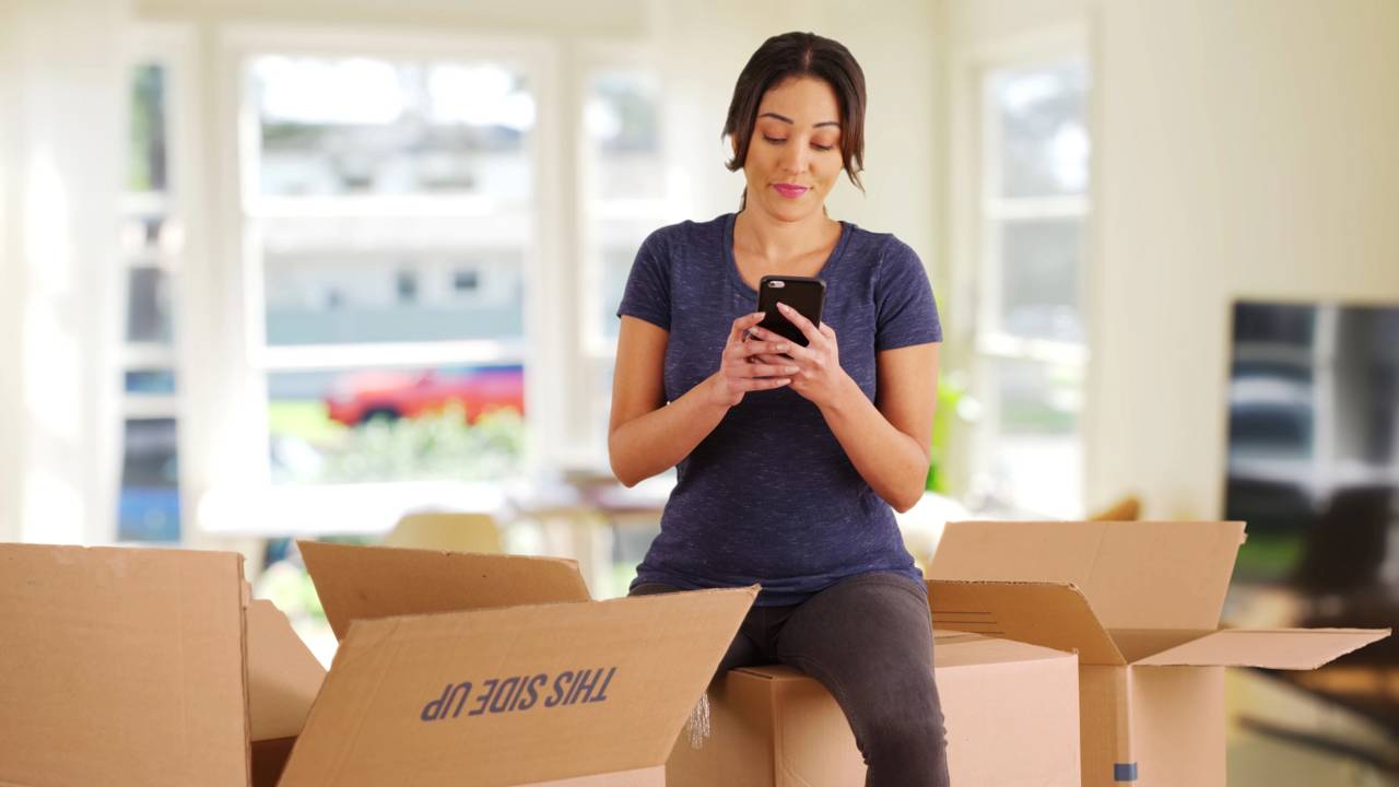 O que muda em você quando passa horas olhando para o celular sem perceber o tempo passar