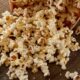 Saiba por que a pipoca estoura e vira um lanche leve e crocante