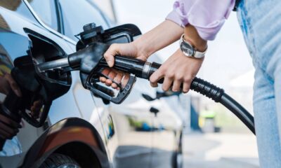 Vale a pena usar combustível aditivado? Ele realmente limpa o motor?