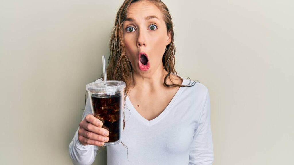 Por que o refrigerante perde o gás quando é aberto