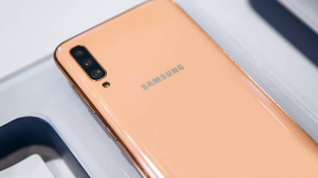 Se você tem um desses celulares da Samsung, deveria começar a procurar um novo urgentemente