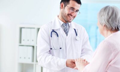 Um plano de saúde aos 60 anos pode ser essencial, mas existem alternativas - Créditos: depositphotos.com / pressmaster