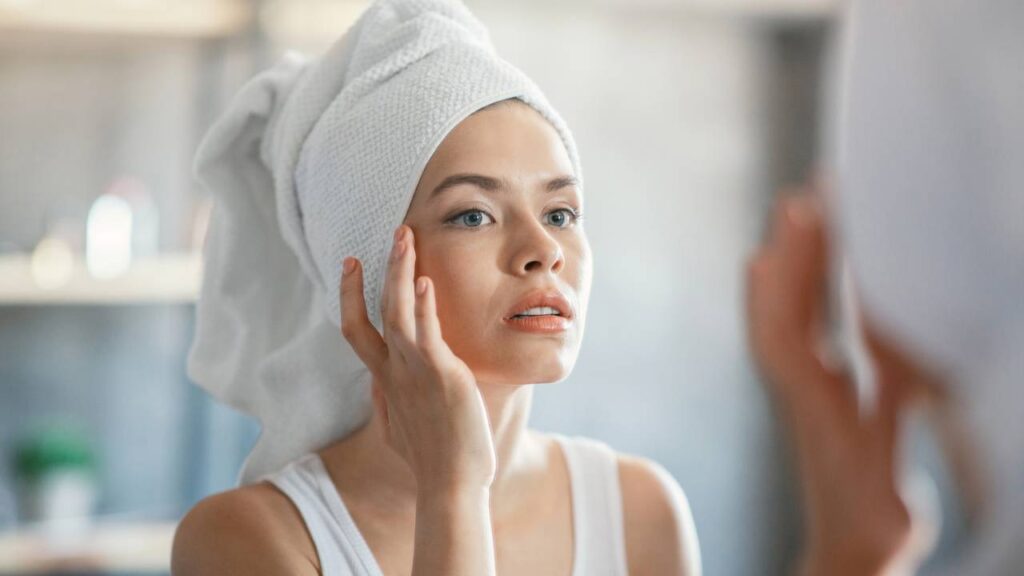 Esse produto de skincare baratinho está entregando um brilho de dermocosmético caro