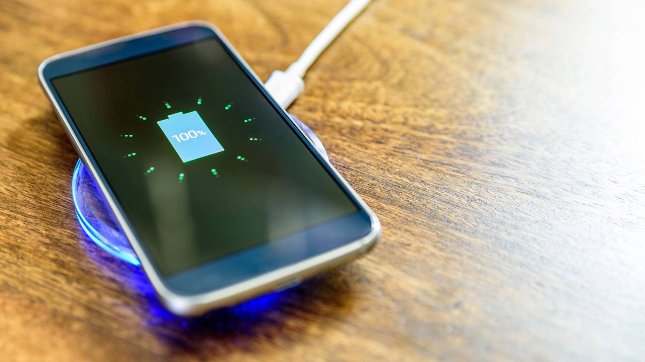 O que acontece se você carregar o celular até 100% todos os dias