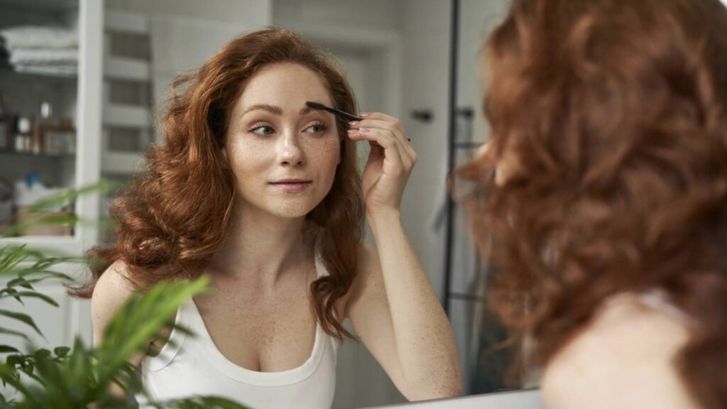 Isso aqui está acabando com a sua sobrancelha sem você perceber