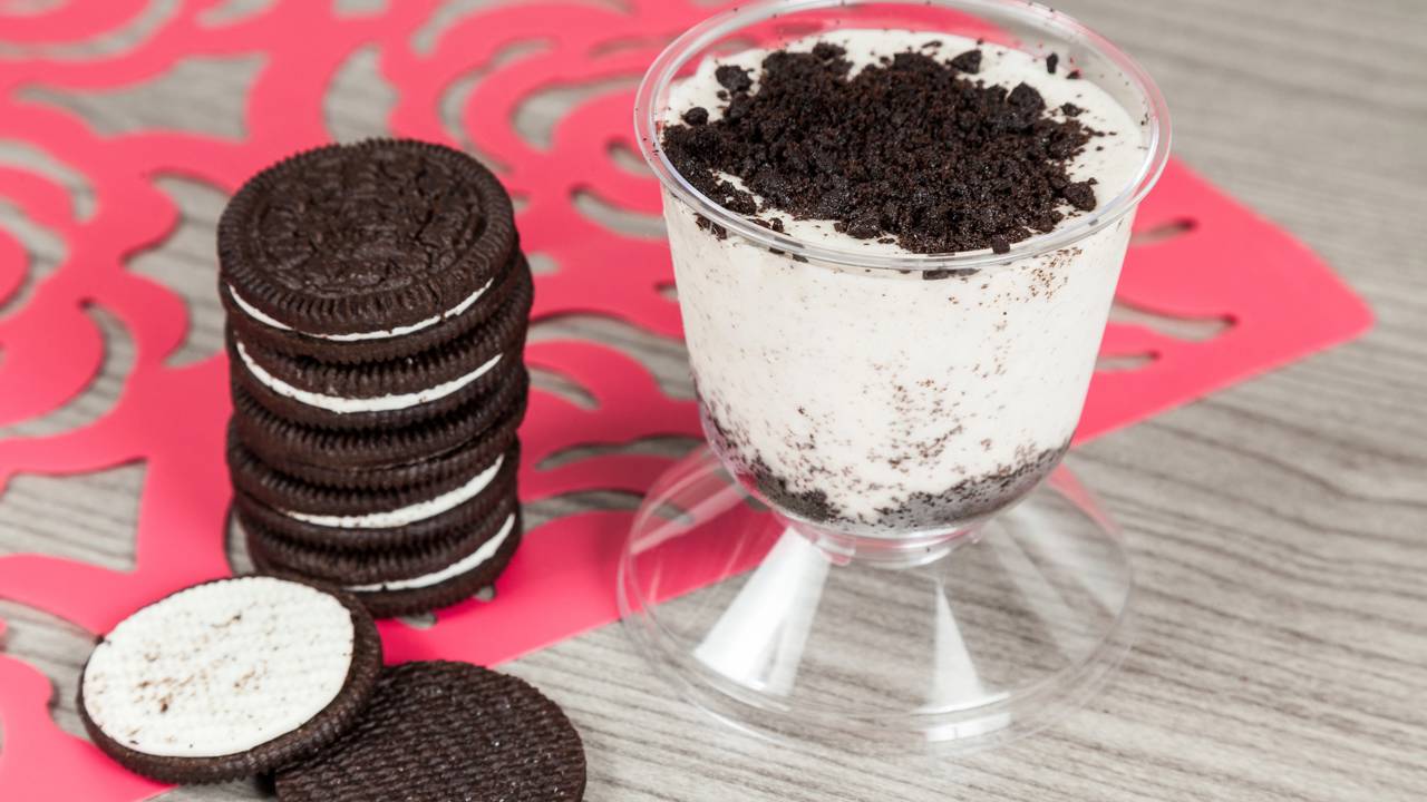 Sobremesa prática com bolacha oreo surpreende e só leva 3 ingredientes simples