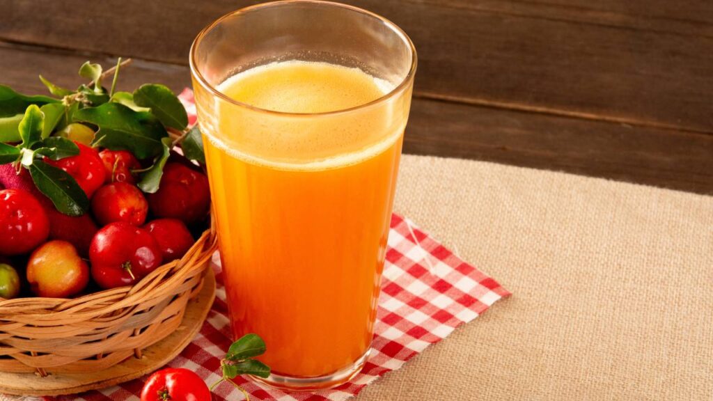 Como a acerola melhora o sono e combate a insônia