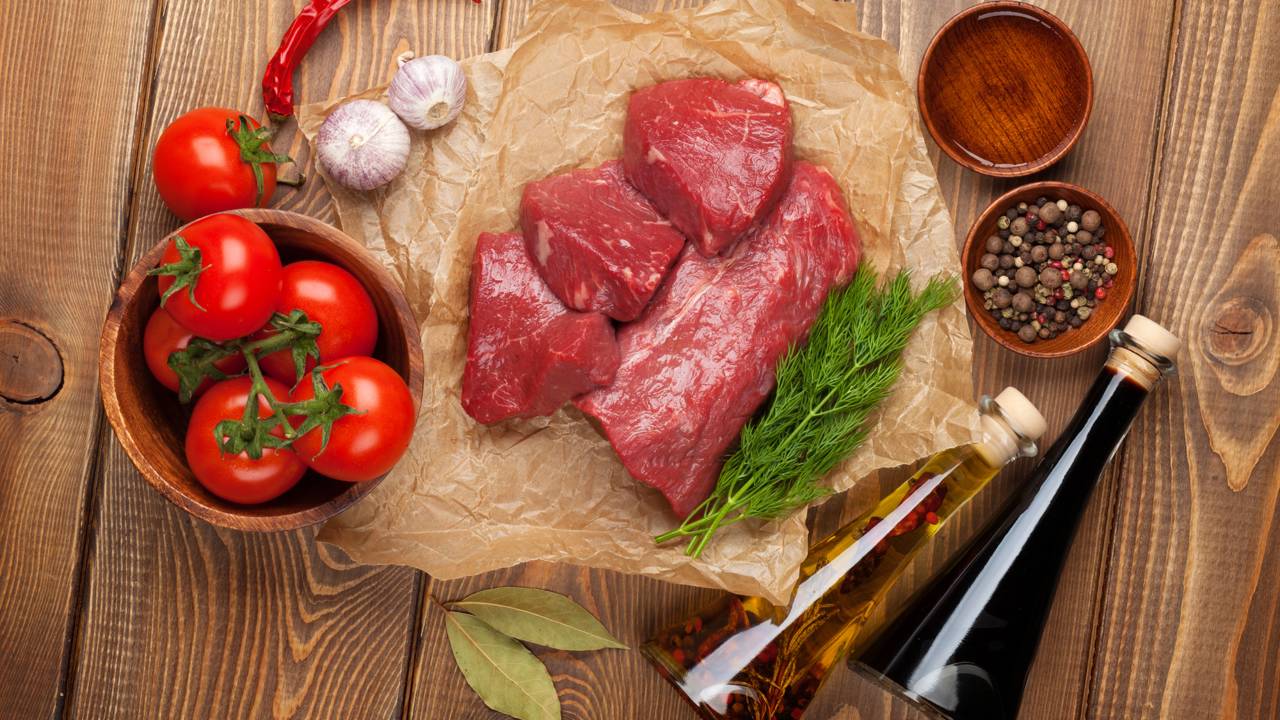 Usei vinagre de maçã no preparo da carne e ela ficou macia como nunca antes