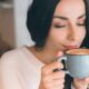 Mais que cafeína, o café matinal promove equilíbrio e motivação emocional