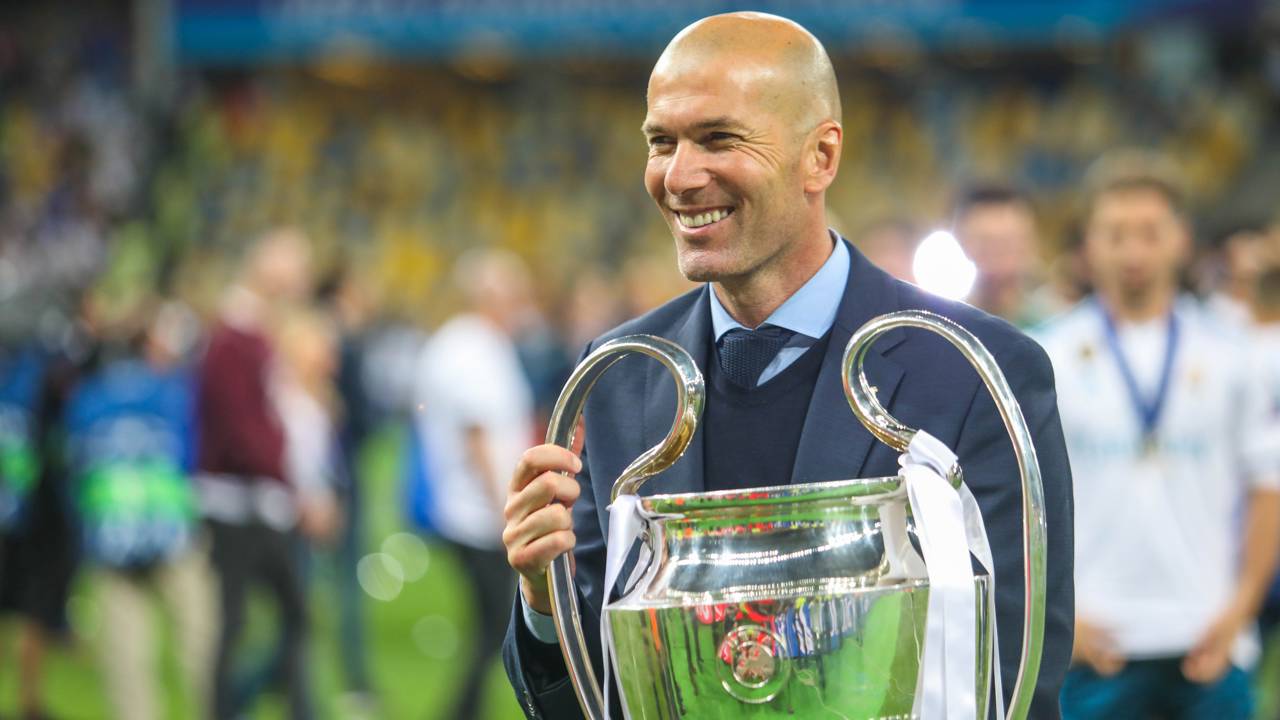 Técnico tricampeão da Champions sinaliza possível retorno ao futebol