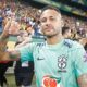 Qual jogador ganhou mais dinheiro ao retornar ao Brasil: Neymar, Romário ou Ronaldo
