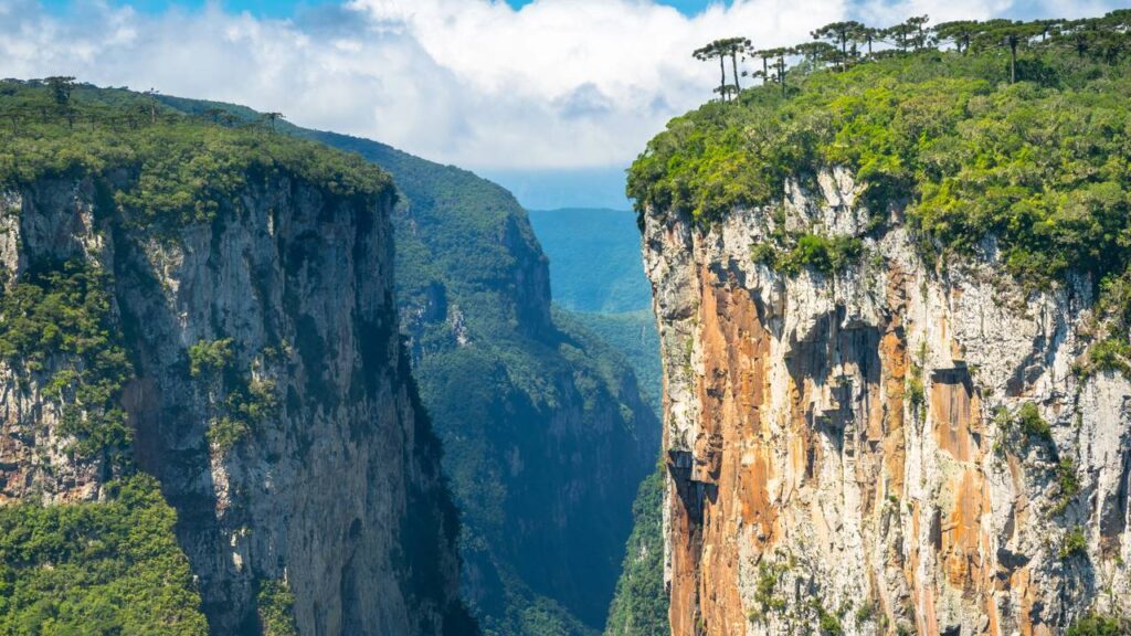 A Terra dos Cânions no Rio Grande do Sul oferece paisagens de outro mundo perfeitas para quem ama aventuras