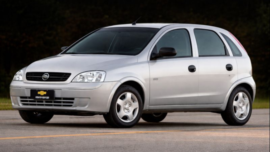 Veja os pontos fortes e os defeitos mais comuns de ter um Corsa em 2026