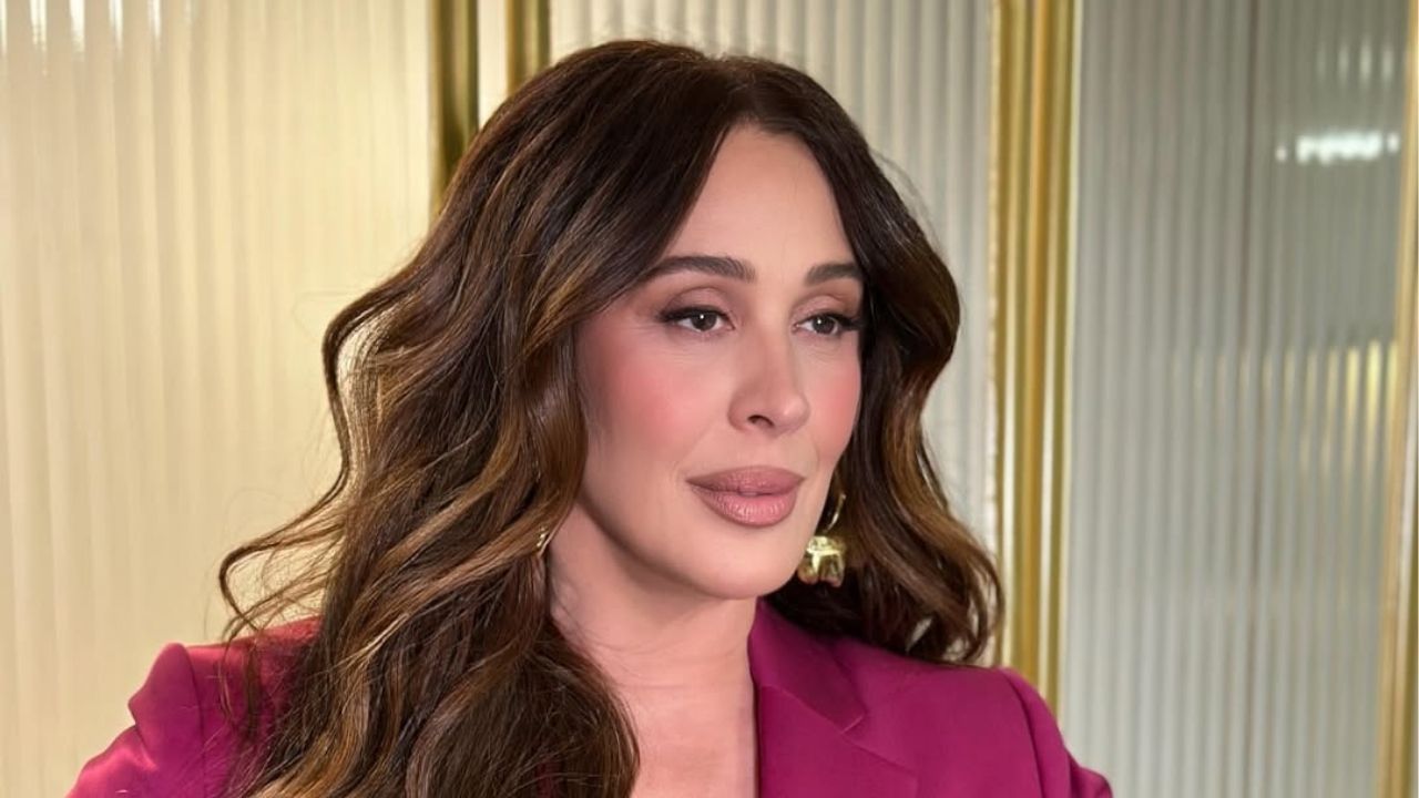 O renascimento do estilo através da moda vibrante com Cláudia Raia