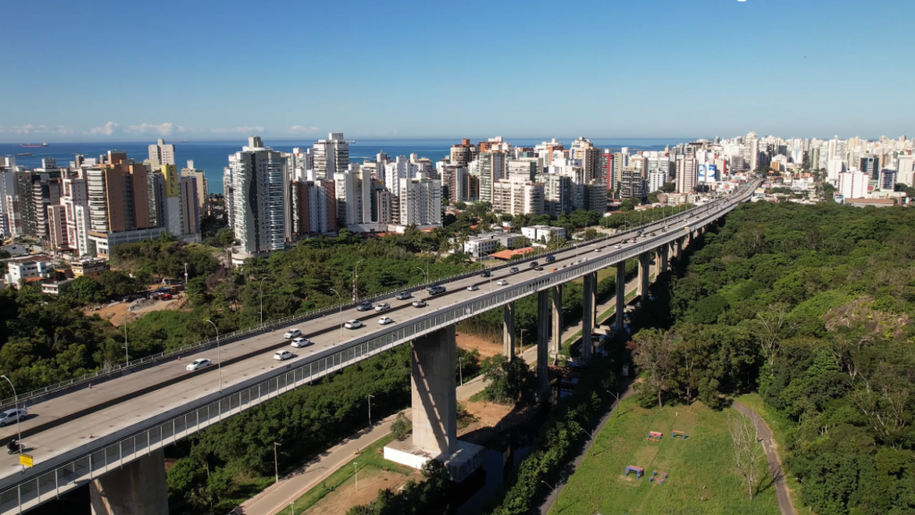 Essa cidade brasileira fundada em 1535 é famosa por ser uma das mais antigas e oferecer qualidade de vida confortável com vistas incríveis para o mar