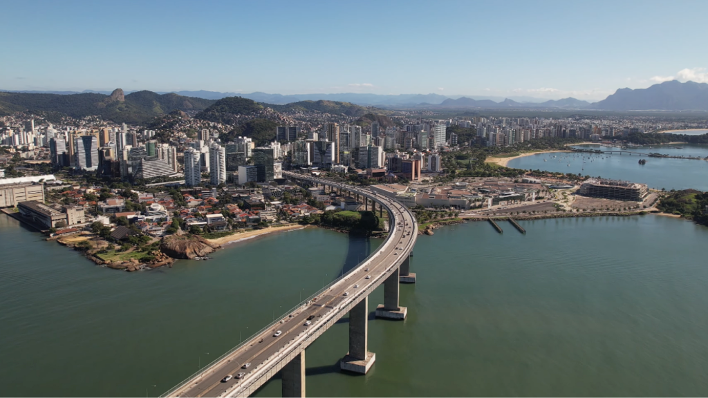 Essa cidade brasileira fundada em 1535 é famosa por ser uma das mais antigas e oferecer qualidade de vida confortável com vistas incríveis para o mar