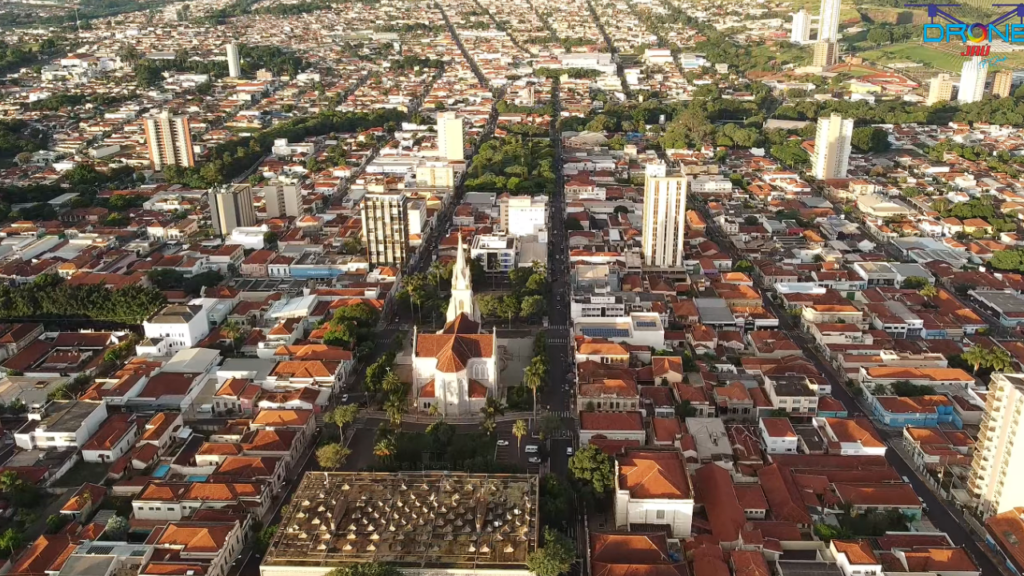 Cidade paulista famosa por calçados está atraindo investidores com oportunidades únicas de negócio e muito conforto para viver bem