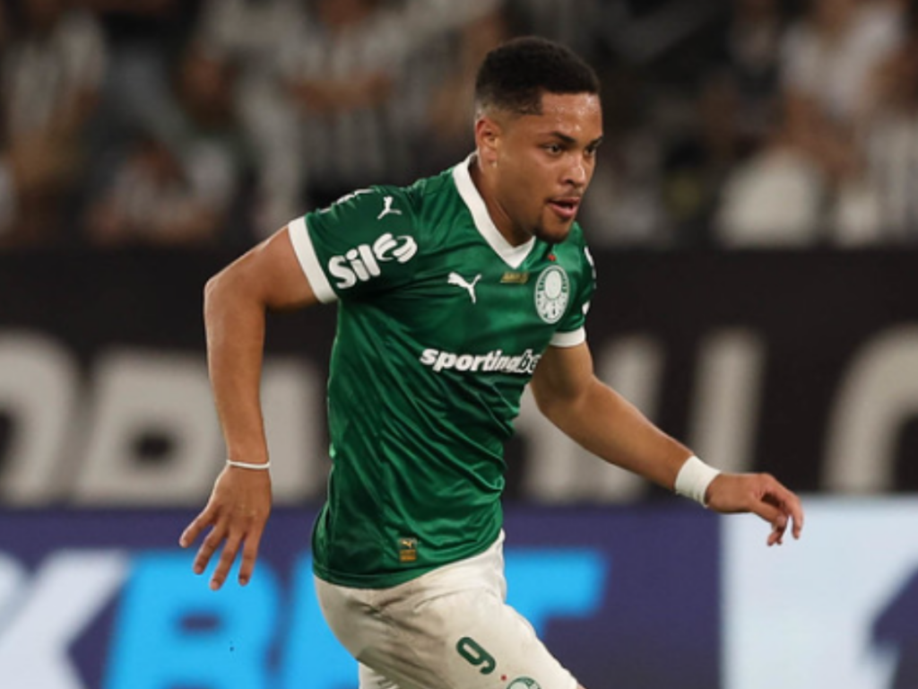 Chelsea prepara proposta por Vitor Roque após destaque no Palmeiras