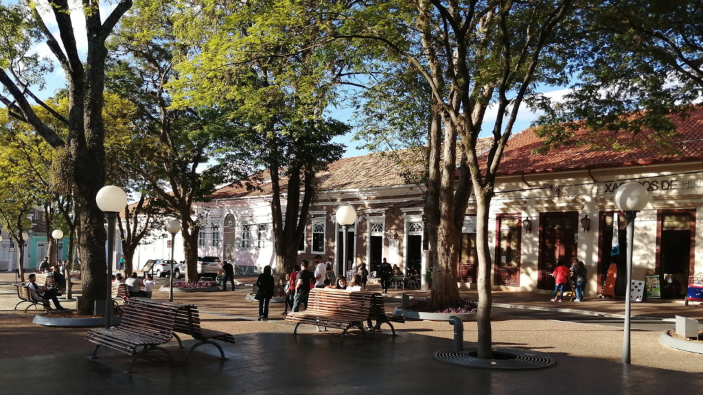 A cidade apelidada de “exagerada” que revela uma vida tranquila perfeita para viver bem no interior do Brasil