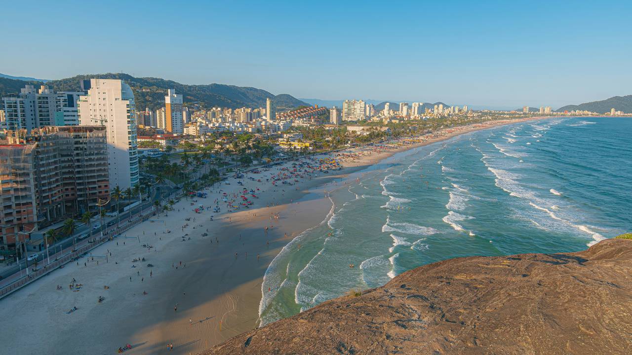 O balneário paulista que surpreende o Brasil com praias de beleza fora do comum e alta qualidade de vida