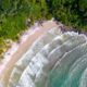 Um dos refúgios mais completos do litoral brasileiro combina praias paradisíacas e vida confortável